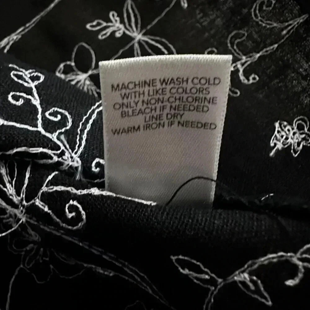 Christopher and banks skirt size medium linen blend black white floral embroidry - Picture 13 of 13